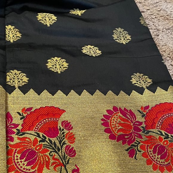 Gray Silk Designer Saree in with Weaving work - Picture 9 of 9